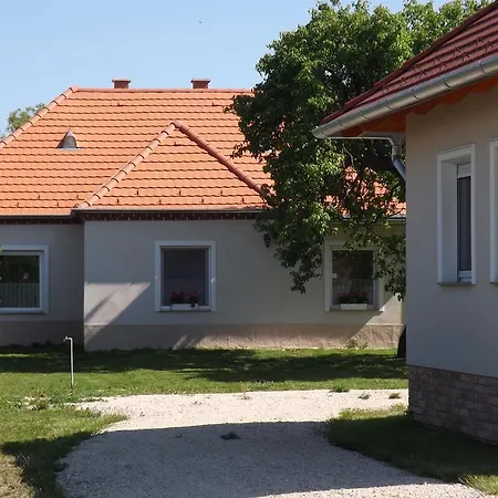 Nagybajcsi Koertefa Vendeghaz Apartment Exterior photo