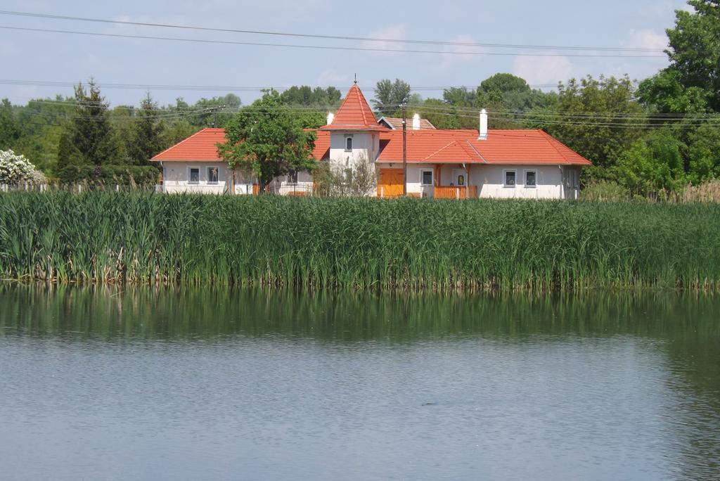 Nagybajcsi Koertefa Vendeghaz
